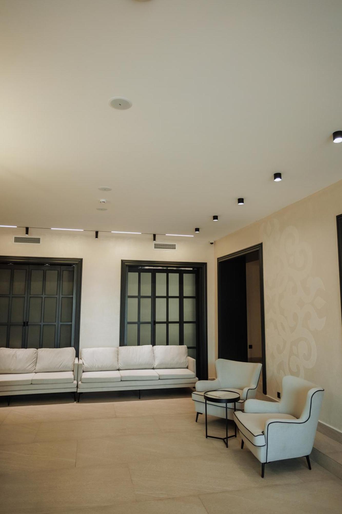 Aurum Garden Hotel 奇姆肯特 外观 照片