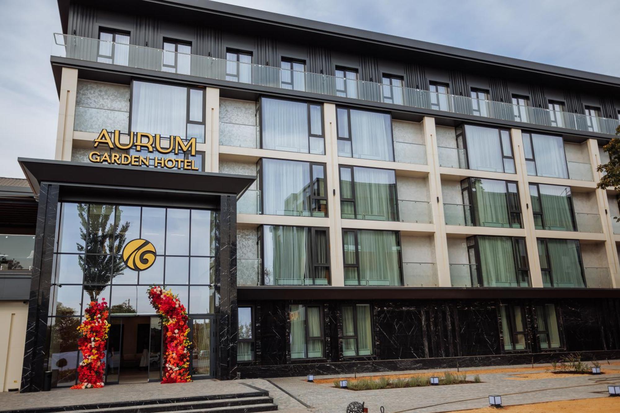 Aurum Garden Hotel 奇姆肯特 外观 照片
