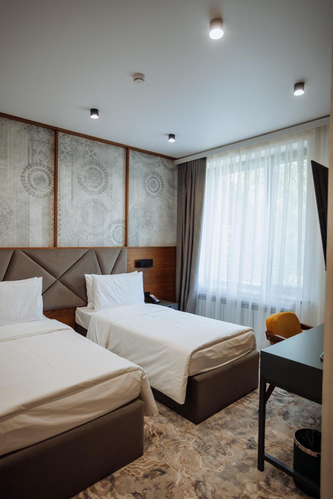 Aurum Garden Hotel 奇姆肯特 外观 照片
