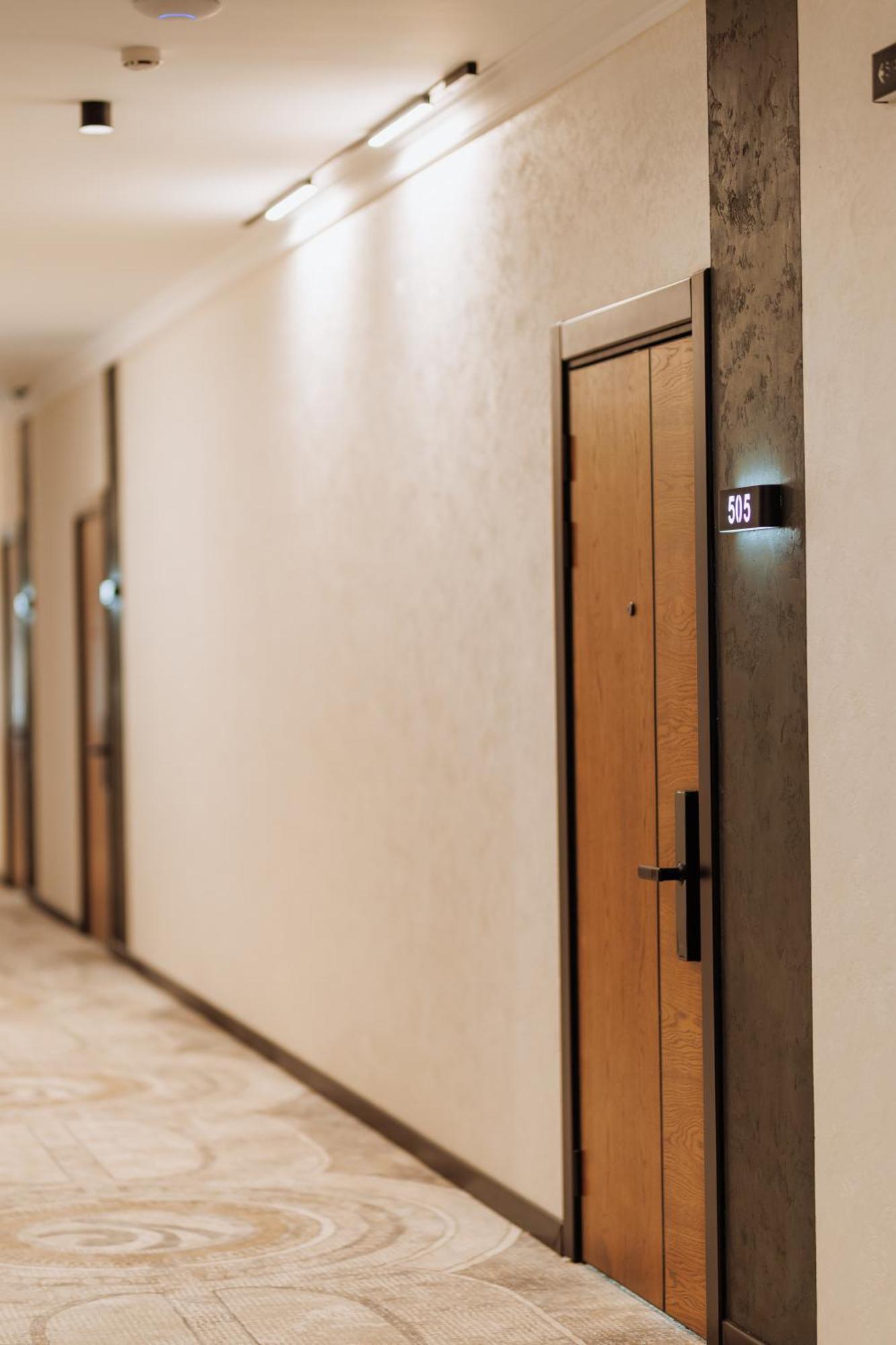 Aurum Garden Hotel 奇姆肯特 外观 照片